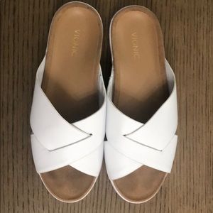 Vionic white sandals
